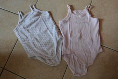 2 Bodies pour l'été "Bout'chou" marque de Monoprix : le lot : 2€